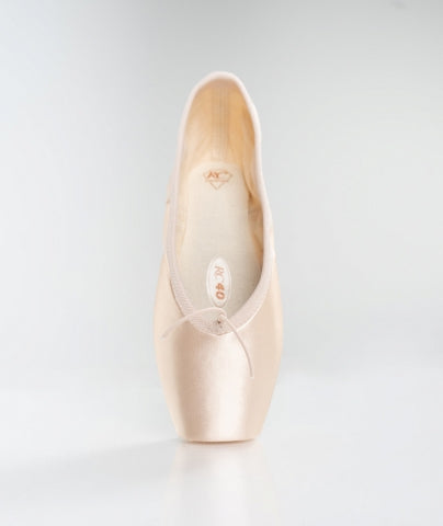 Basic Model U-cut Point Shoe