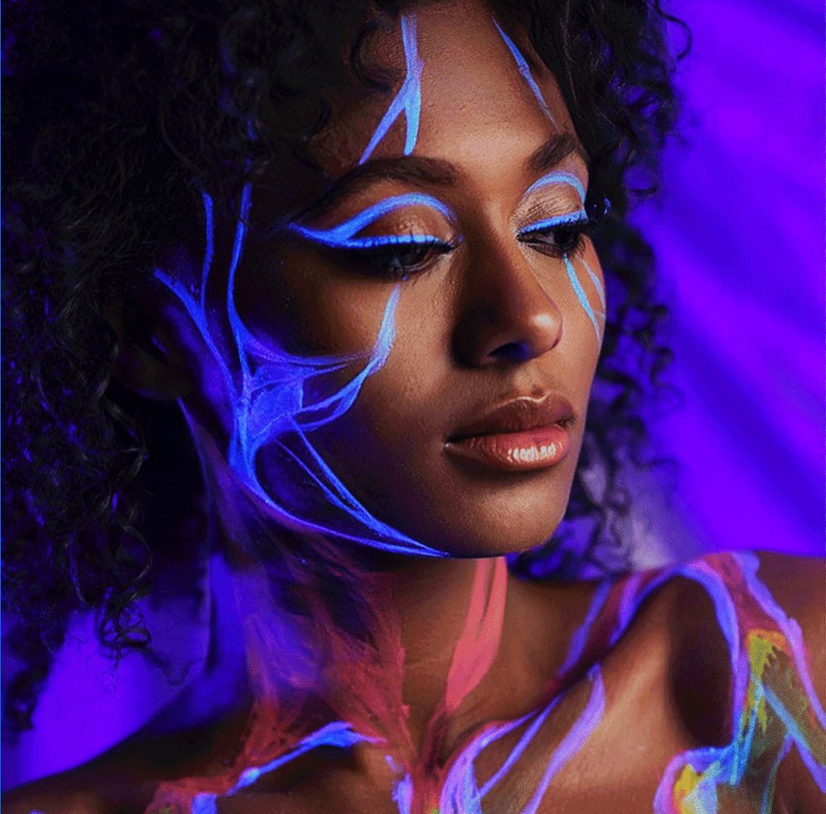 Paradise Makeup AQ™- Neon UV Glow