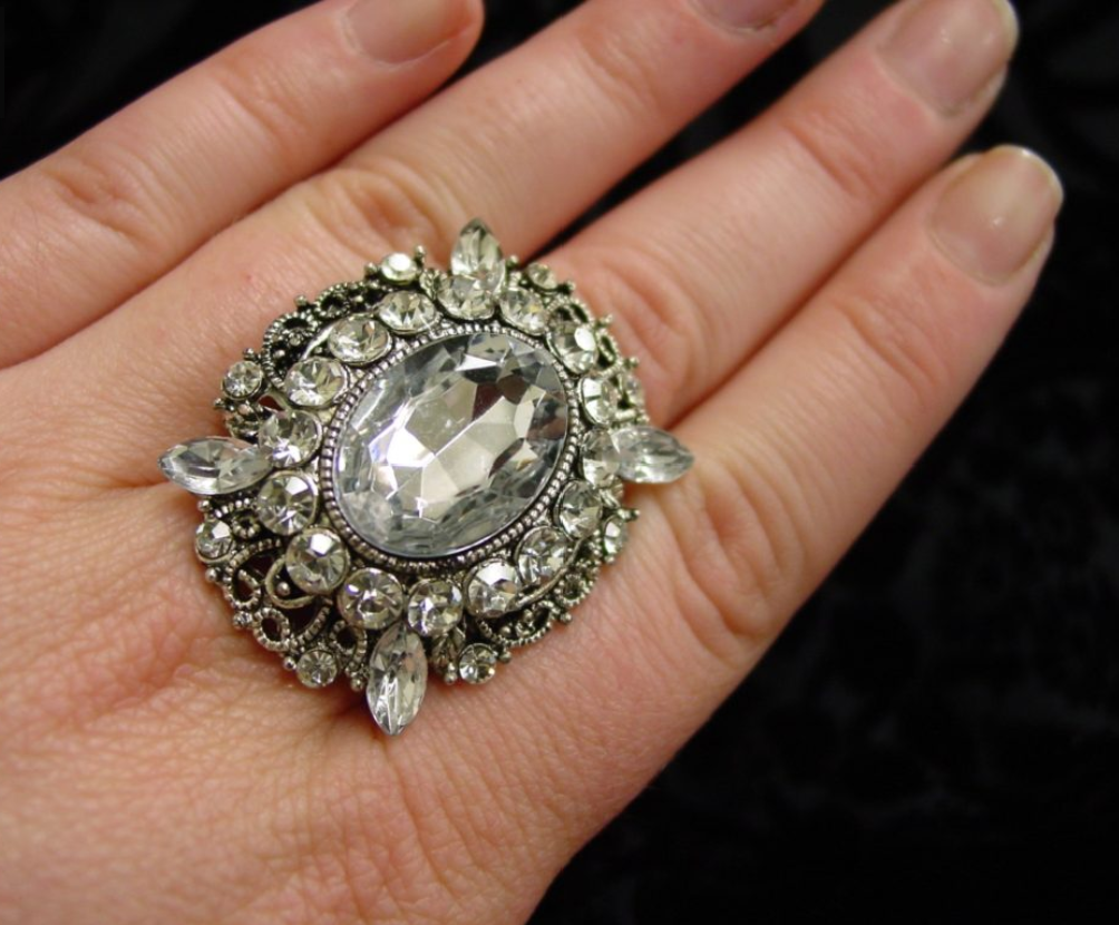 Stretchy Oval Filigree Ring