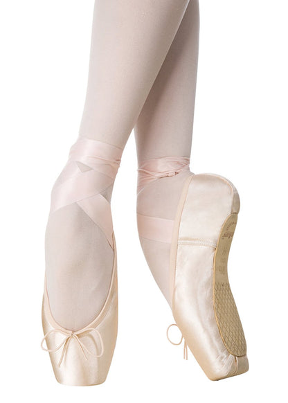 Triumph Pointe Shoe